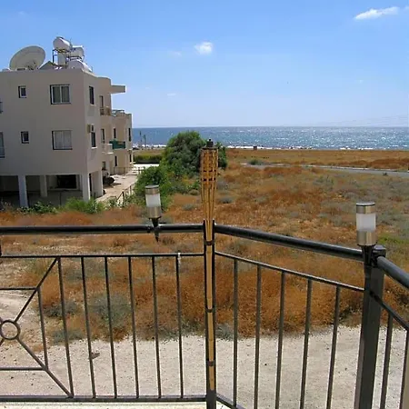 Athena And The Owl Beachside Bed & Breakfast