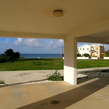 Athena And The Owl Beachside 4*