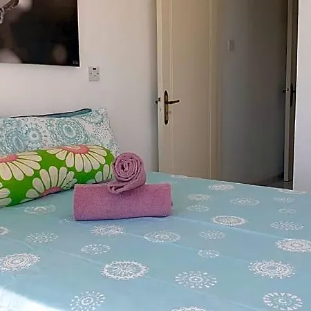 Bed & Breakfast Athena And The Owl Beachside Paphos