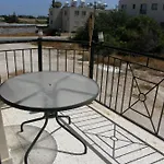Bed & Breakfast Athena And The Owl Beachside 4*