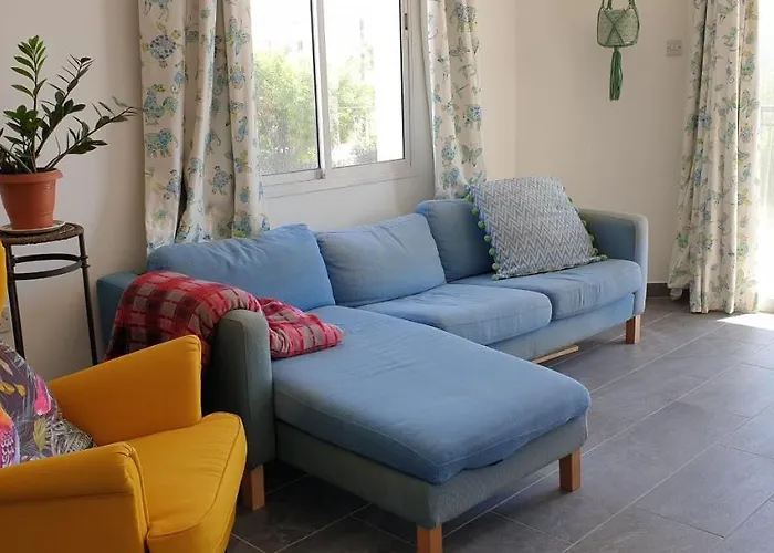 Athena And The Owl Beachside Bed and breakfast 4*