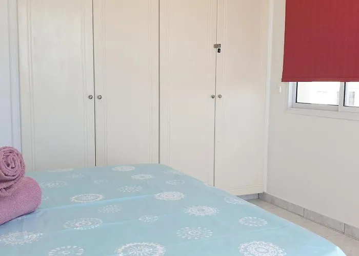 Athena And The Owl Beachside 4*